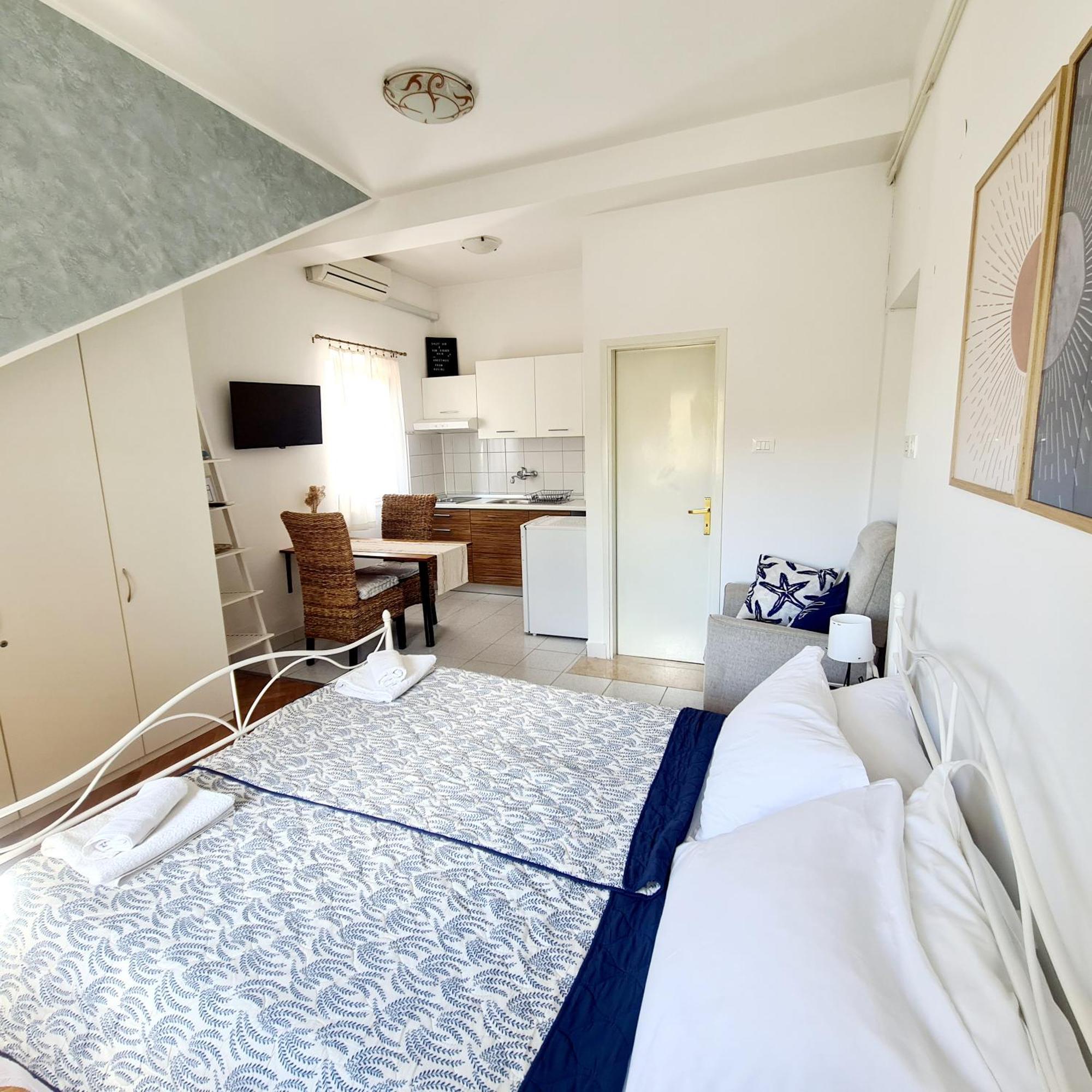 Apartments Ada Ровинь Экстерьер фото